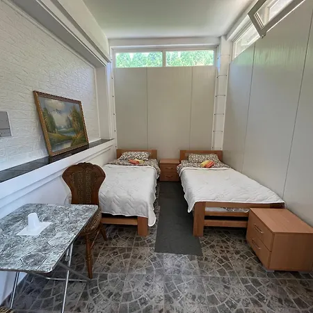 Asceric Hostel Stari Banovci