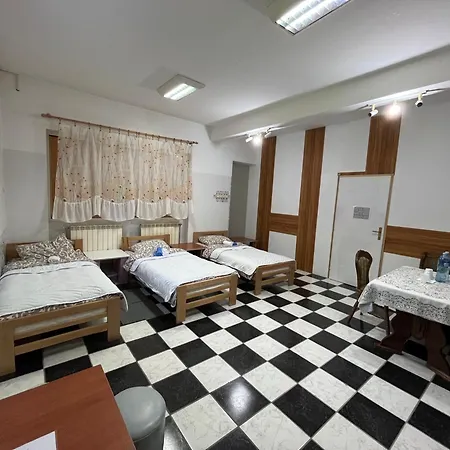 Asceric Hostel *